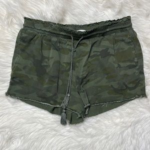 ✅(Donated) Knox Rose Boho Camo Tassle Toe Shorts